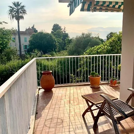 Holiday home Lovely 4-person 200 M From Beaches Cap D'antibes
