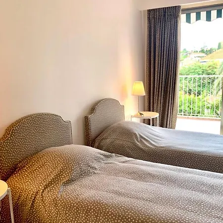 Semesterbostad Lovely 4-person 200 M From Beaches Cap D'antibes *