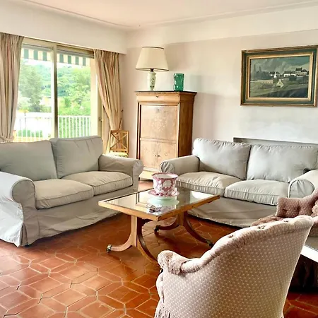 Semesterbostad Lovely 4-person 200 M From Beaches Cap D'antibes Juan-les-Pins