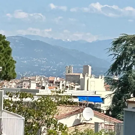 Semesterbostad Lovely 4-person 200 M From Beaches Cap D'antibes