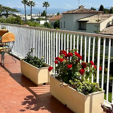 Semesterbostad Lovely 4-person 200 M From Beaches Cap D'antibes Juan-les-Pins
