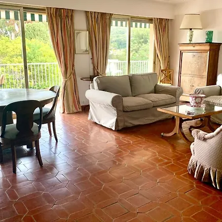 Lovely 4-person 200 M From Beaches Cap D'antibes Semesterbostad *